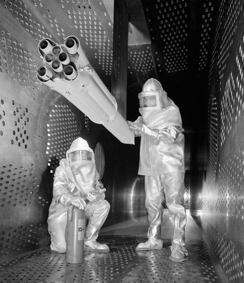 Illustration for article titled Dramatic Vintage Photos Of Wind Tunnel Tests
